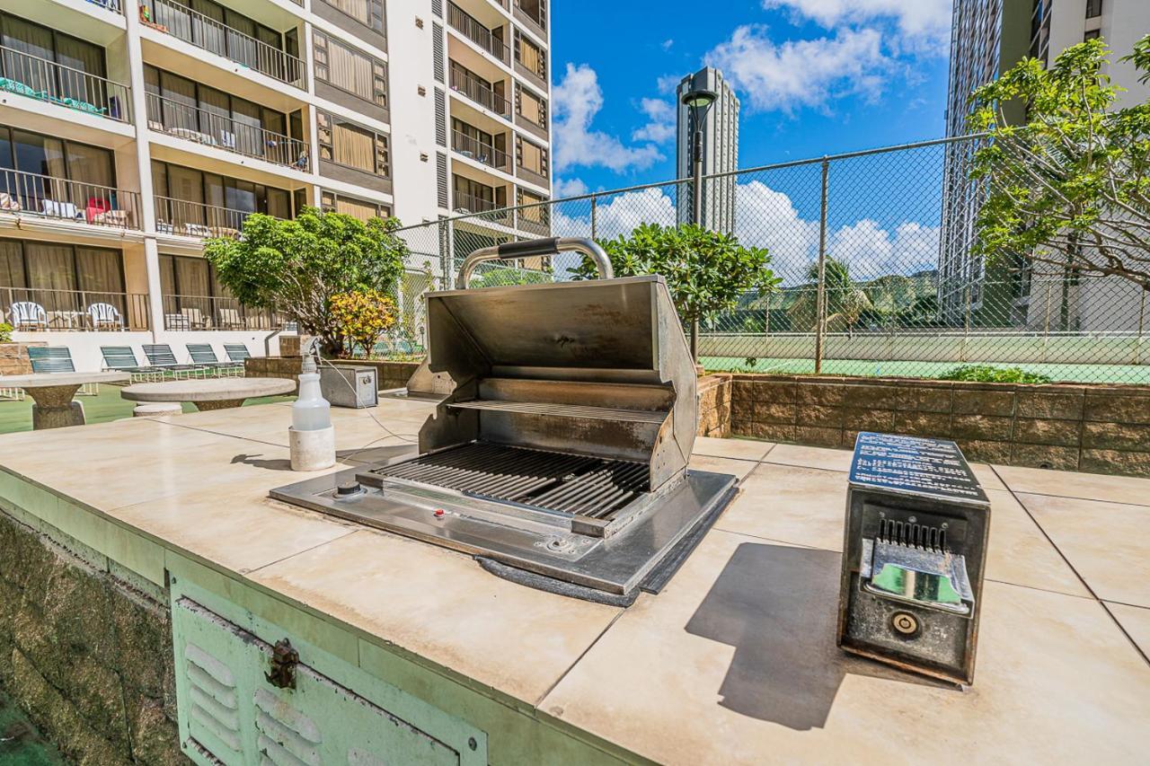Free Parking, Pool, Sauna, Spa, Wifi, Bbq, Ac - Waikiki Banyan Honolulu Kültér fotó