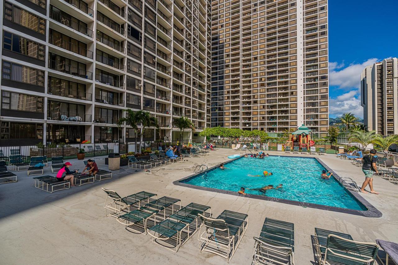 Free Parking, Pool, Sauna, Spa, Wifi, Bbq, Ac - Waikiki Banyan Honolulu Kültér fotó