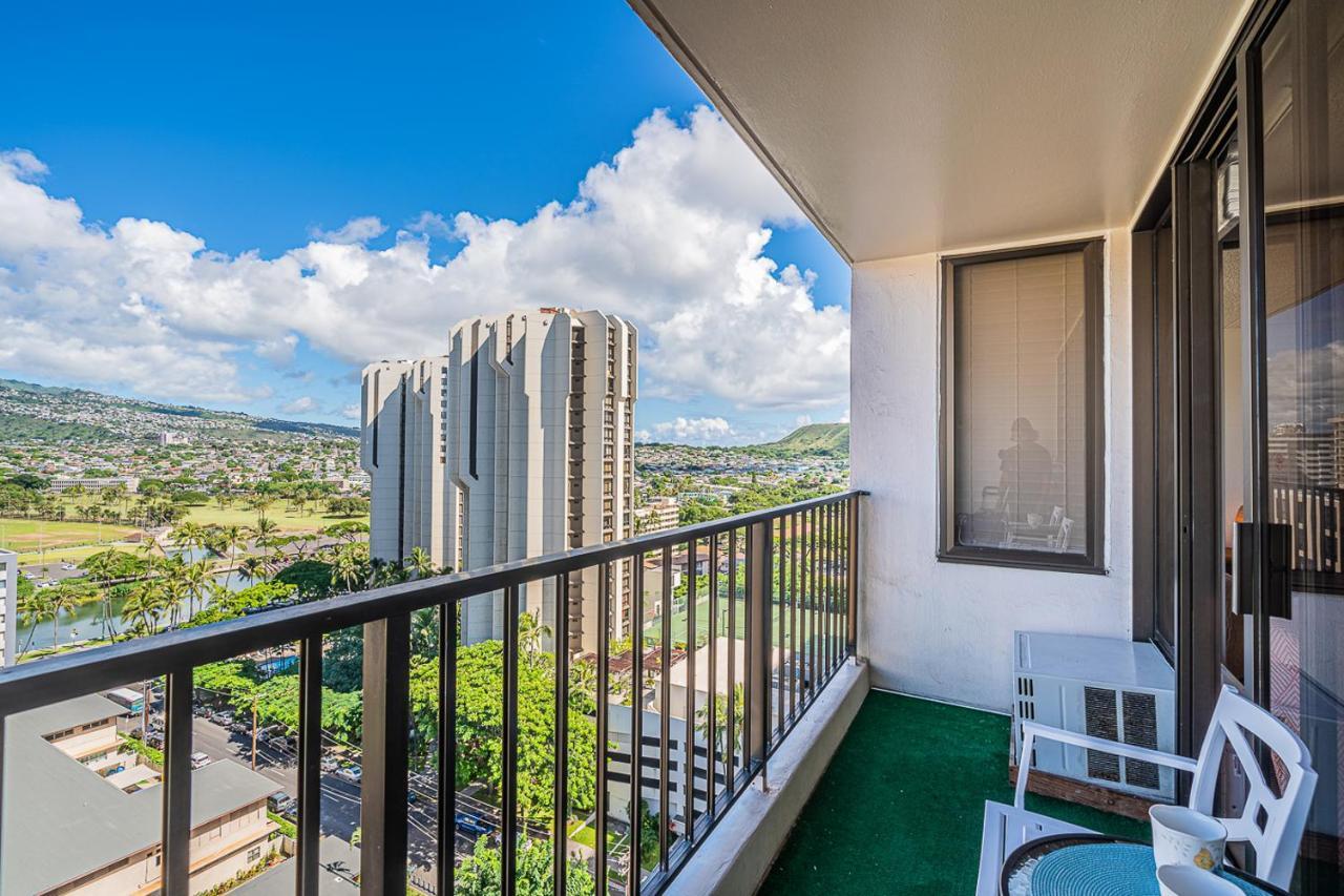 Free Parking, Pool, Sauna, Spa, Wifi, Bbq, Ac - Waikiki Banyan Honolulu Kültér fotó