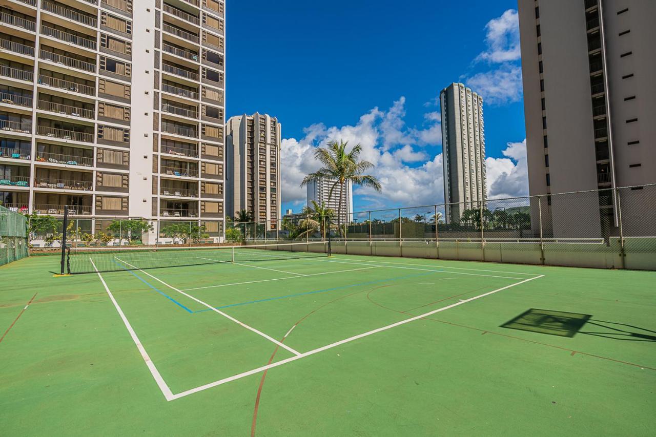 Free Parking, Pool, Sauna, Spa, Wifi, Bbq, Ac - Waikiki Banyan Honolulu Kültér fotó