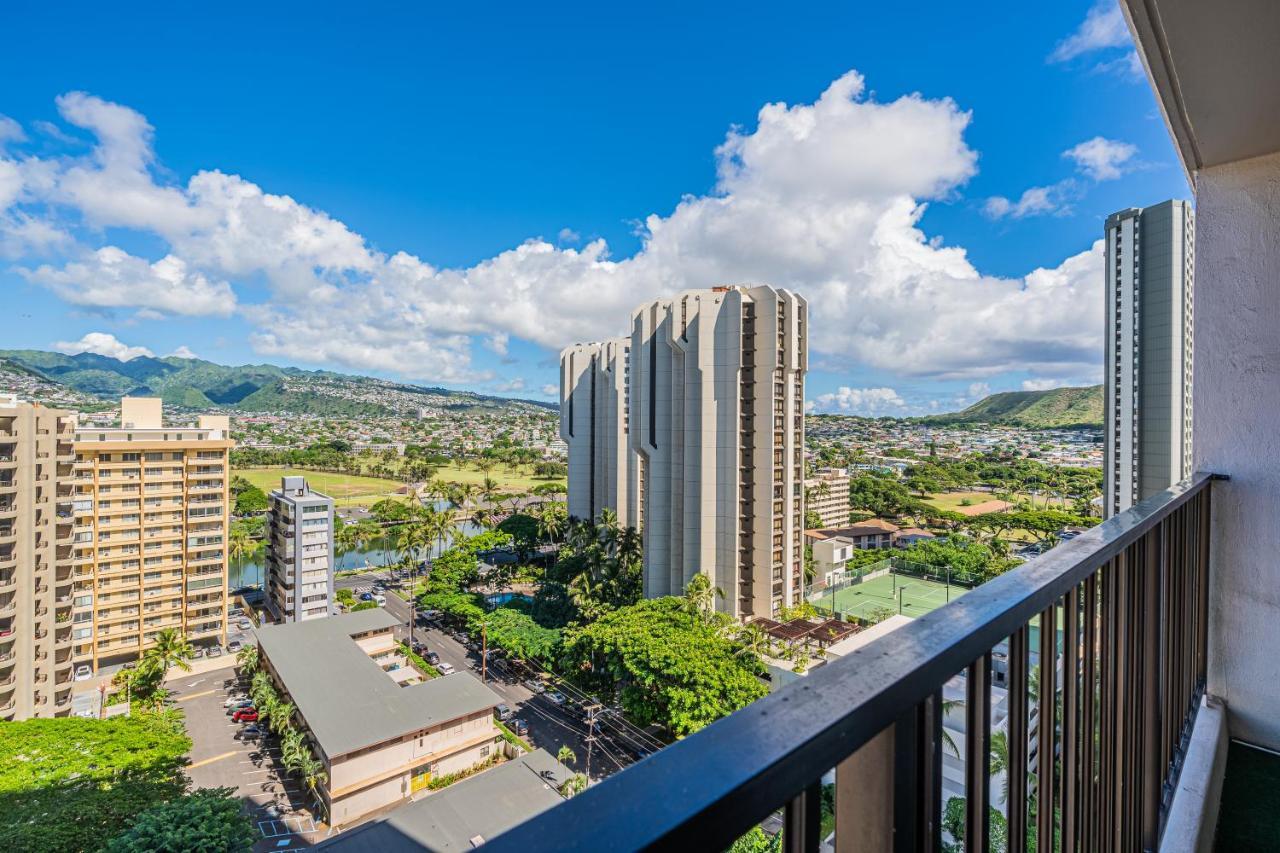 Free Parking, Pool, Sauna, Spa, Wifi, Bbq, Ac - Waikiki Banyan Honolulu Kültér fotó