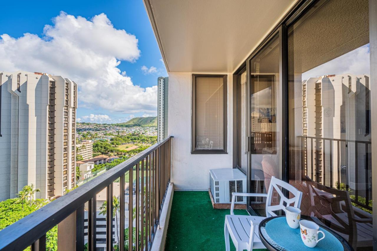 Free Parking, Pool, Sauna, Spa, Wifi, Bbq, Ac - Waikiki Banyan Honolulu Kültér fotó